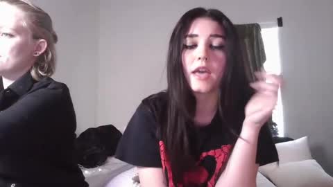 Snapshot of goddessshadowraven chatting on December 5, 2:11 pm Goddess Raven online show from December 5, 2:11 pm