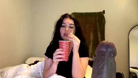 Snapshot of goddessshadowraven chatting on December 11, 1:28 pm Goddess Raven online show from December 11, 1:28 pm