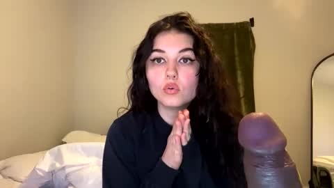 Snapshot of goddessshadowraven chatting on December 11, 7:46 pm Goddess Raven online show from December 11, 7:46 pm