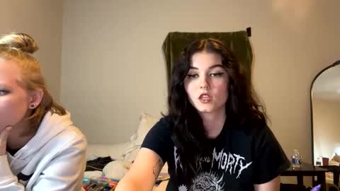 Snapshot of goddessshadowraven chatting on December 15, 12:29 am Goddess Raven online show from December 15, 12:29 am