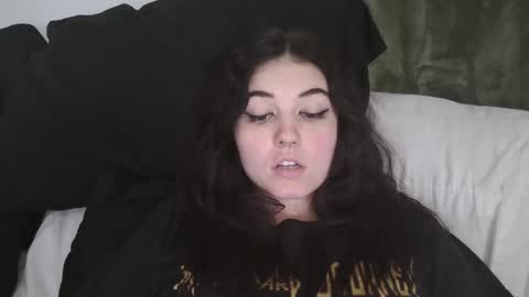 Snapshot of goddessshadowraven chatting on December 15, 7:42 pm Goddess Raven online show from December 15, 7:42 pm