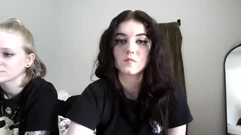 Snapshot of goddessshadowraven chatting on December 20, 6:13 pm Goddess Raven online show from December 20, 6:13 pm