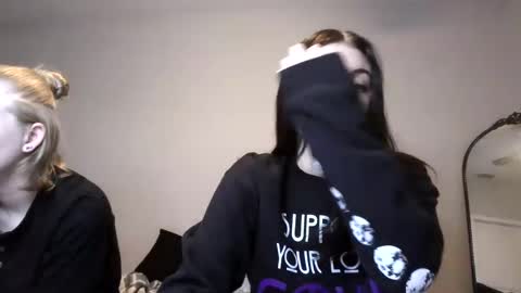 Snapshot of goddessshadowraven chatting on January 6, 2:15 am Goddess Raven online show from January 6, 2:15 am