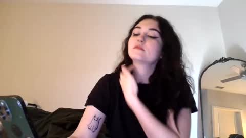 Snapshot of goddessshadowraven chatting on January 9, 2:07 pm Goddess Raven online show from January 9, 2:07 pm