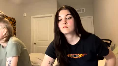 Snapshot of goddessshadowraven chatting on January 20, 12:36 am Goddess Raven online show from January 20, 12:36 am