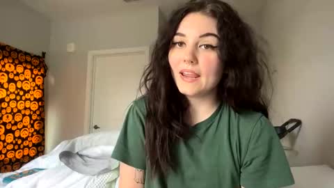 Snapshot of goddessshadowraven chatting on February 1, 4:11 pm Goddess Raven online show from February 1, 4:11 pm