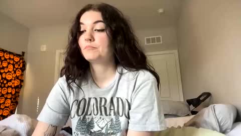 Snapshot of goddessshadowraven chatting on February 5, 4:36 pm Goddess Raven online show from February 5, 4:36 pm