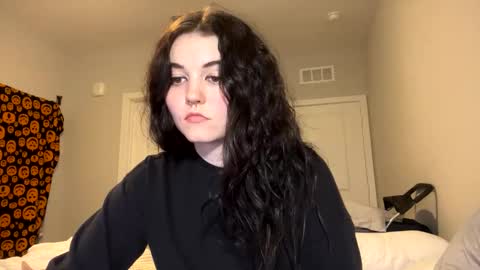 Snapshot of goddessshadowraven chatting on February 6, 1:16 am Goddess Raven online show from February 6, 1:16 am