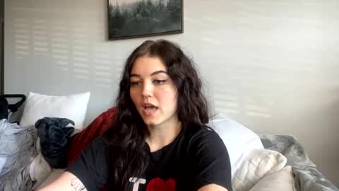 Snapshot of goddessshadowraven chatting on February 8, 4:36 pm Goddess Raven online show from February 8, 4:36 pm