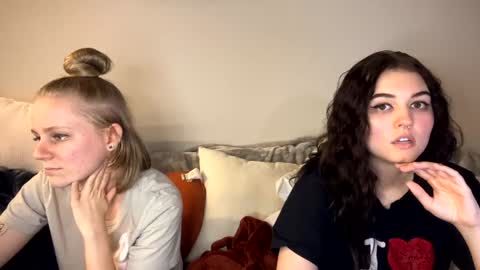 Snapshot of goddessshadowraven chatting on February 9, 12:49 am Goddess Raven online show from February 9, 12:49 am