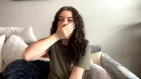 Snapshot of goddessshadowraven chatting on February 19, 4:44 pm Goddess Raven online show from February 19, 4:44 pm