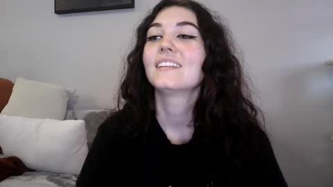 Snapshot of goddessshadowraven chatting on February 25, 8:19 pm Goddess Raven online show from February 25, 8:19 pm