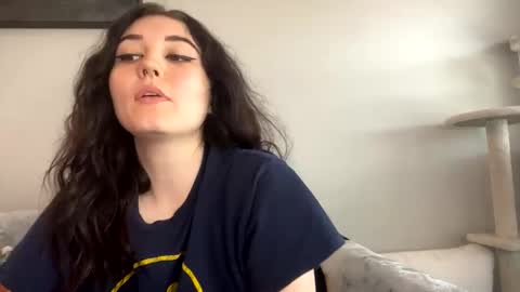 Snapshot of goddessshadowraven chatting on March 3, 4:14 pm Goddess Raven online show from March 3, 4:14 pm