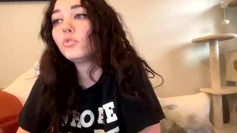 Snapshot of goddessshadowraven chatting on March 5, 4:24 pm Goddess Raven online show from March 5, 4:24 pm