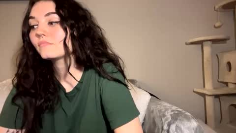 Snapshot of goddessshadowraven chatting on March 8, 1:39 am Goddess Raven online show from March 8, 1:39 am