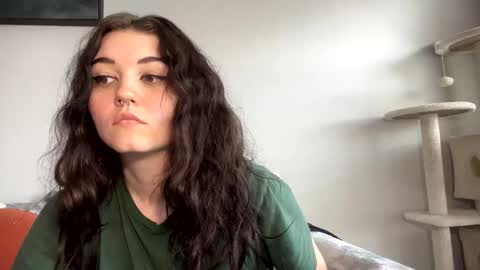 Snapshot of goddessshadowraven chatting on March 8, 4:06 pm Goddess Raven online show from March 8, 4:06 pm