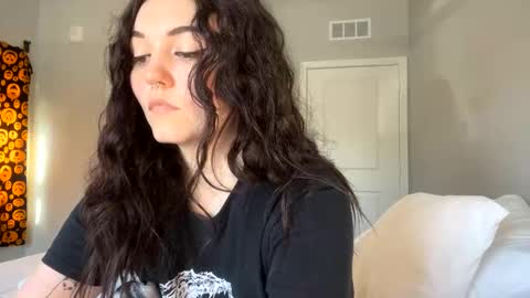 Snapshot of goddessshadowraven chatting on March 11, 2:51 pm Goddess Raven online show from March 11, 2:51 pm