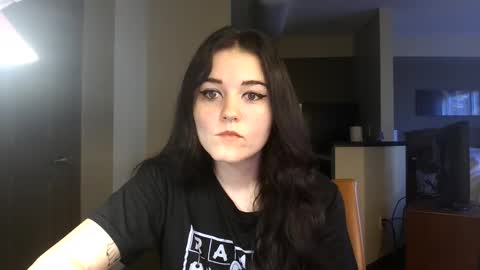 Snapshot of goddessshadowraven chatting on September 17, 6:53 pm Goddess Raven online show from September 17, 6:53 pm