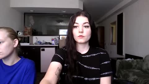 Snapshot of goddessshadowraven chatting on September 27, 4:56 pm Goddess Raven online show from September 27, 4:56 pm