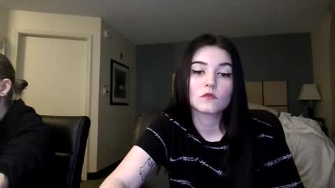 Snapshot of goddessshadowraven chatting on December 14, 3:34 am Goddess Raven online show from December 14, 3:34 am