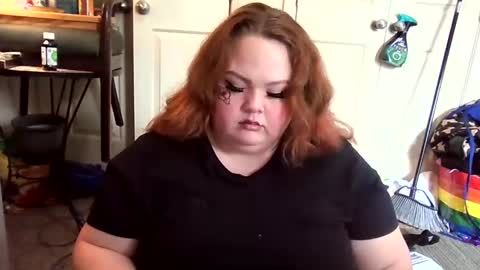 Snapshot of godessisabella chatting on January 21, 2:48 pm godessisabella online show from January 21, 2:48 pm