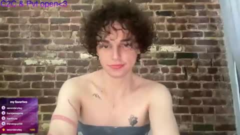 godsheshot online show from July 4, 9:32 pm