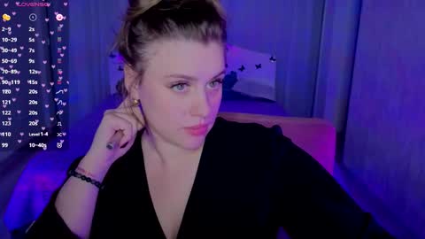 Snapshot of goga_li chatting on September 23, 6:22 pm Lilya online show from September 23, 6:22 pm