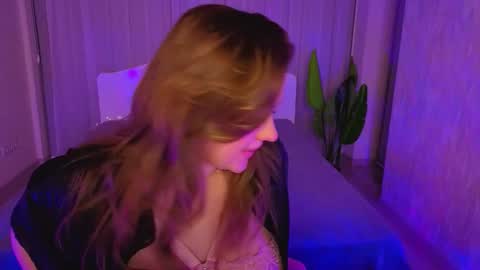 Snapshot of goga_li chatting on February 2, 11:03 pm Lilya online show from February 2, 11:03 pm