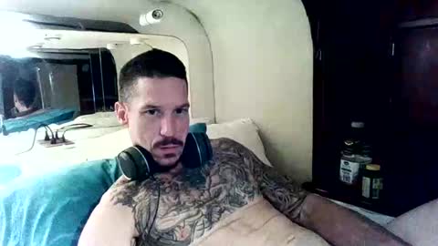 Snapshot of goinwild8900 chatting on December 11, 12:44 pm goinwild8900 online show from December 11, 12:44 pm