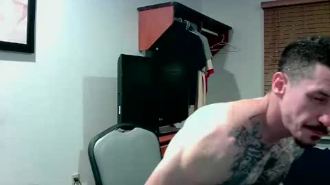 Snapshot of goinwild8900 chatting on December 15, 2:19 am goinwild8900 online show from December 15, 2:19 am