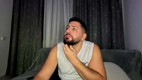 Snapshot of gold_alpha_boy chatting on October 25, 6:13 pm gold_alpha_boy online show from October 25, 6:13 pm