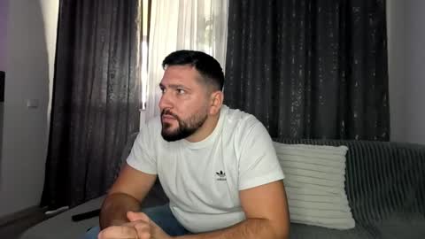 Snapshot of gold_alpha_boy chatting on October 28, 1:36 pm gold_alpha_boy online show from October 28, 1:36 pm