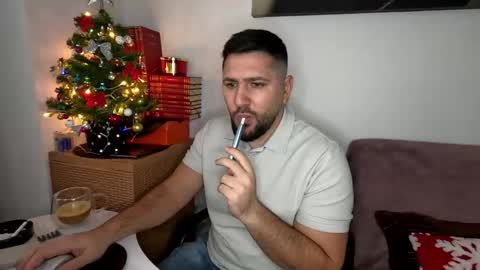 Snapshot of gold_alpha_boy chatting on December 4, 9:51 am gold_alpha_boy online show from December 4, 9:51 am