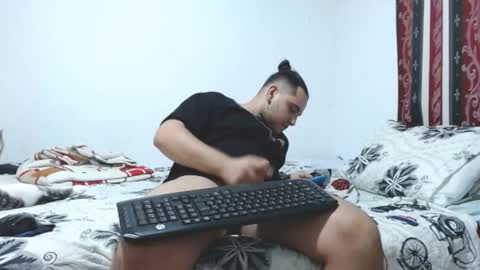 Snapshot of gold_shooter chatting on March 3, 1:12 am gold_shooter online show from March 3, 1:12 am