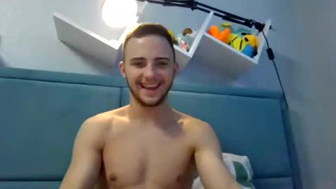 Golden boyyy21 online show from January 11, 8:00 am