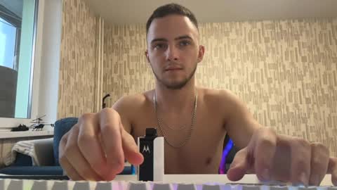 Golden boyyy21 online show from February 1, 10:48 am