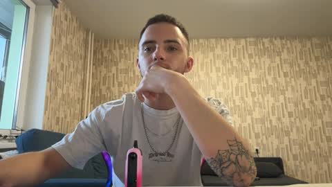 Golden boyyy21 online show from February 4, 1:06 pm