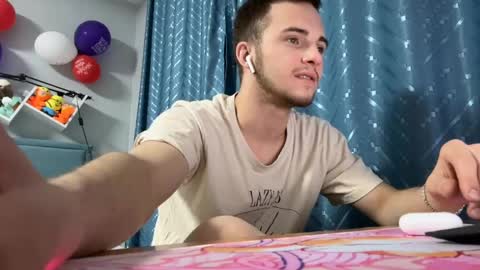 Golden boyyy21 online show from March 1, 1:43 am