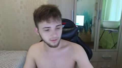 Golden boyyy21 online show from April 12, 3:17 pm