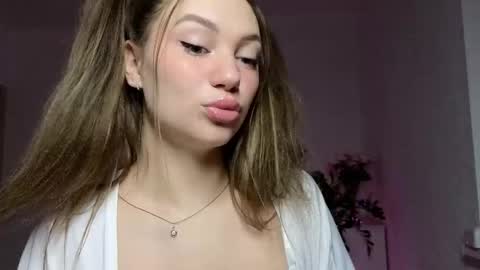 Flora online show from March 27, 10:20 pm