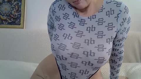 Snapshot of golden_kessie chatting on April 23, 8:13 am golden_kessie online show from April 23, 8:13 am