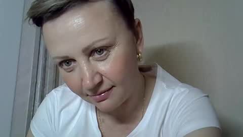 Snapshot of golden_kessie chatting on May 5, 8:06 pm golden_kessie online show from May 5, 8:06 pm