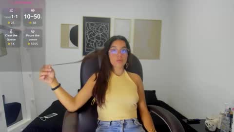 Snapshot of golden_muse chatting on February 16, 12:34 pm golden_muse online show from February 16, 12:34 pm