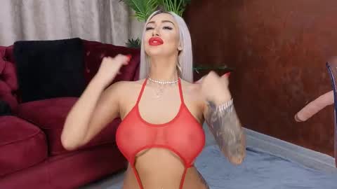 Snapshot of goldenamberx chatting on February 13, 5:37 am GoldenAmberX online show from February 13, 5:37 am