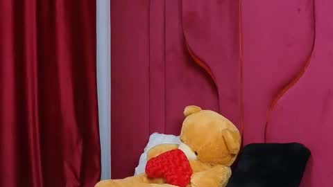 Snapshot of goldenamberx chatting on February 22, 12:19 pm GoldenAmberX online show from February 22, 12:19 pm