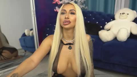 Snapshot of goldenamberx chatting on September 17, 7:15 pm GoldenAmberX online show from September 17, 7:15 pm