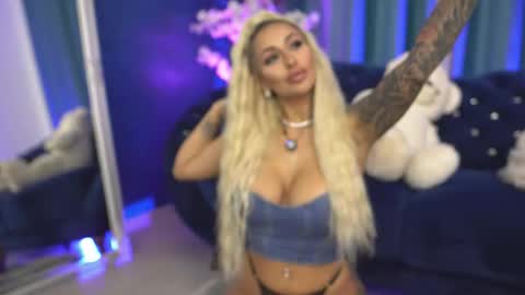 Snapshot of goldenamberx chatting on September 30, 6:57 pm GoldenAmberX online show from September 30, 6:57 pm