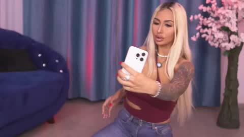 Snapshot of goldenamberx chatting on October 14, 4:35 am GoldenAmberX online show from October 14, 4:35 am