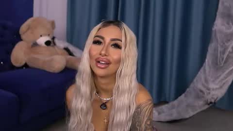 Snapshot of goldenamberx chatting on October 27, 6:28 am GoldenAmberX online show from October 27, 6:28 am