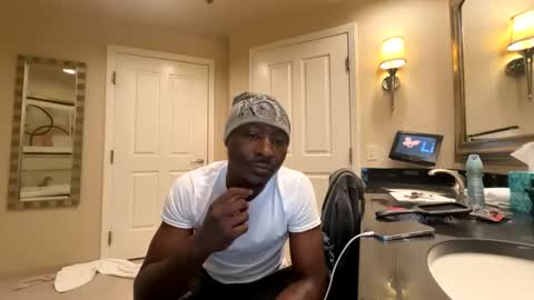 Snapshot of goldenapo chatting on March 3, 4:07 am goldenapo online show from March 3, 4:07 am